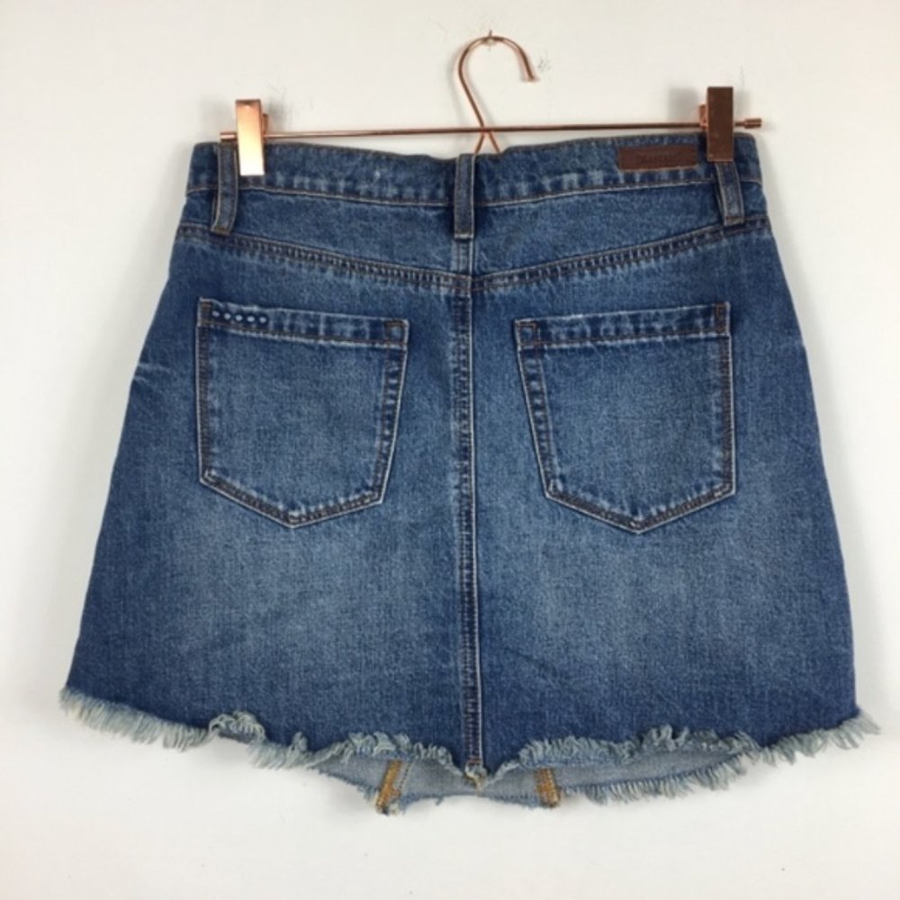 BLANKNYC Denim Frayed Hem Denim Skirt 26 I… - Picture 6 of 7